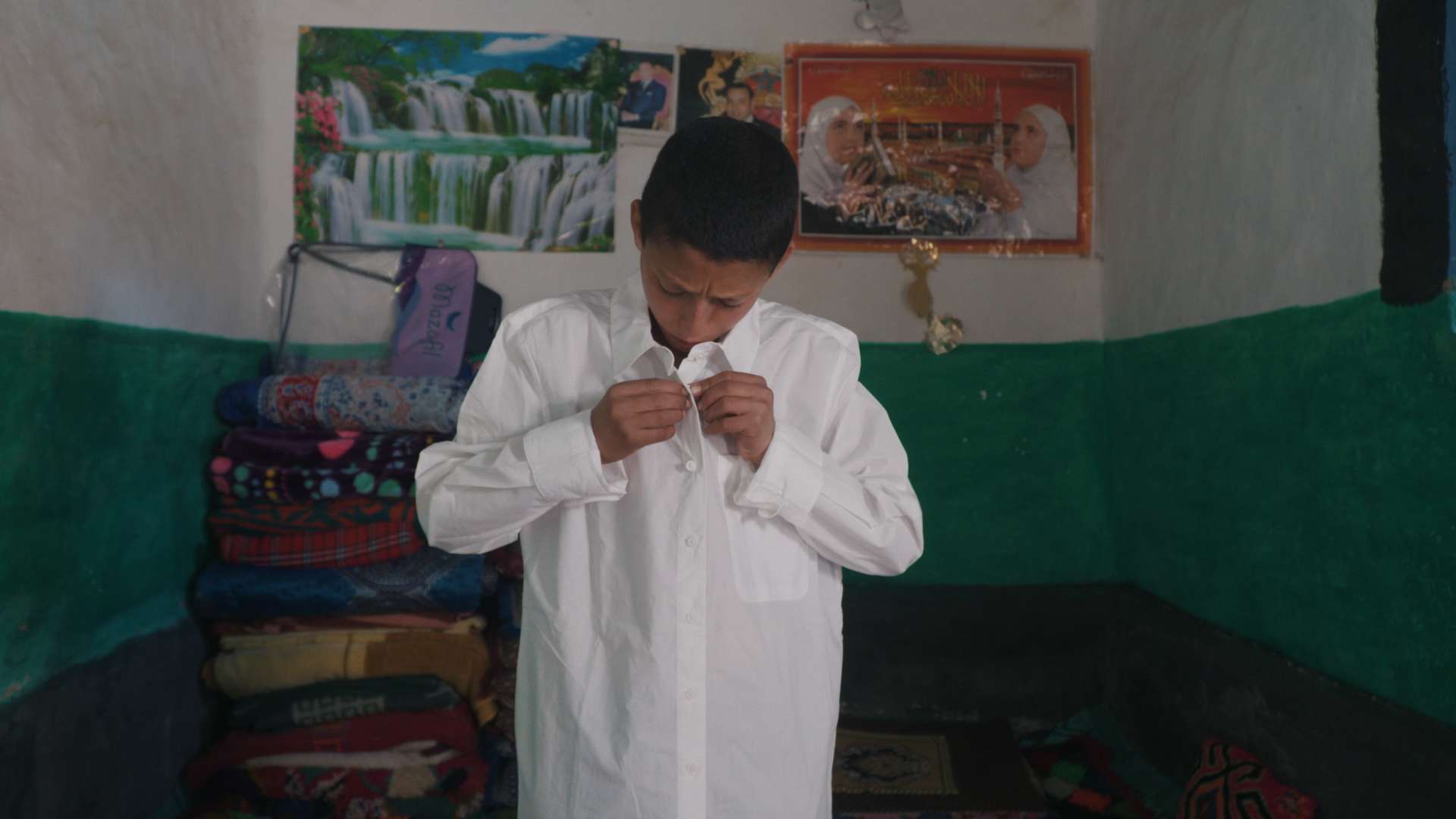 21. AfryKamera: Out of school