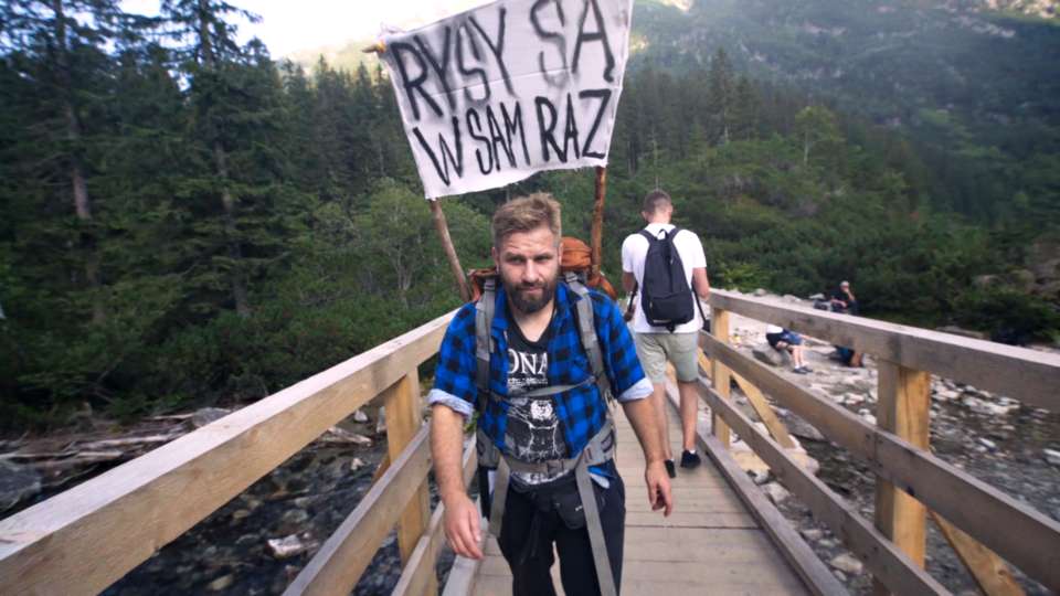 Cała Polska zdobywa Rysy - przedpremiera filmu „Arek. Mama. Panorama”