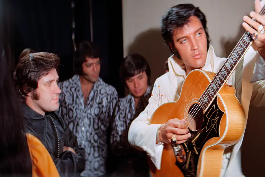 EPiC: Elvis Presley in Concert - napisy