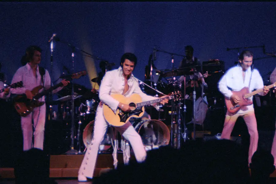 EPiC: Elvis Presley in Concert - napisy