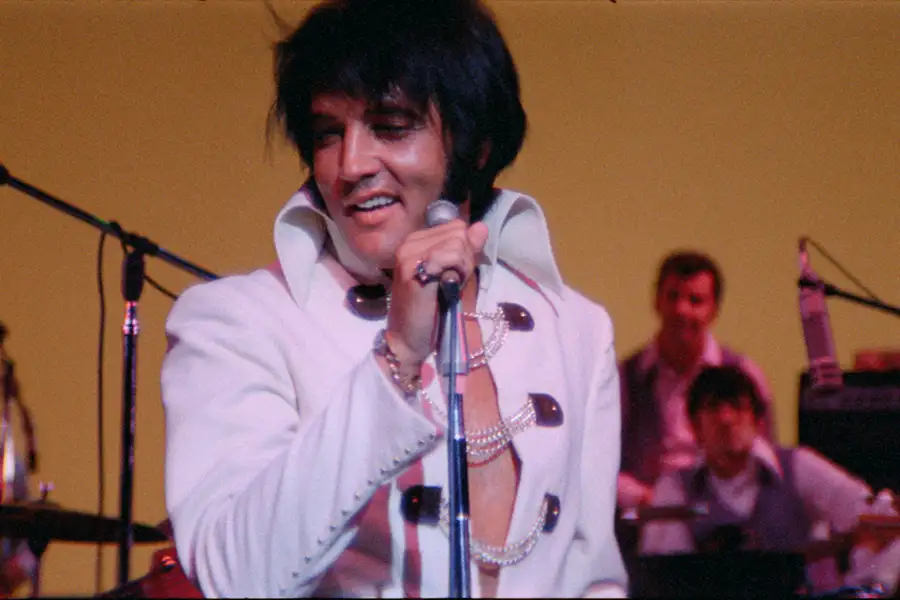 EPiC: Elvis Presley in Concert - napisy
