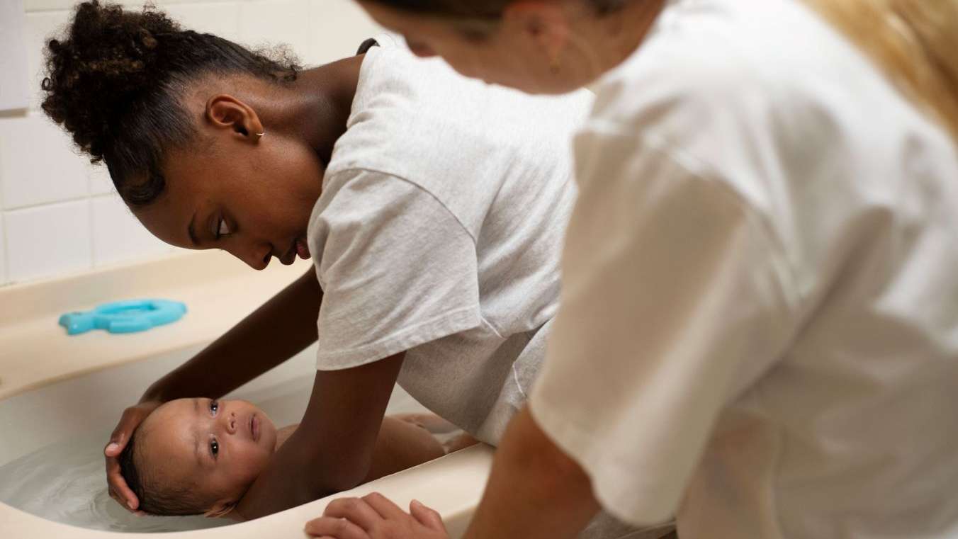 Młode matki - napisy