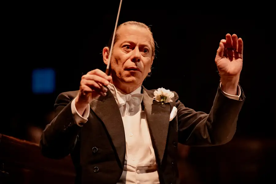 Oczami Kobiet: Ostatnia sesja w Paryżu