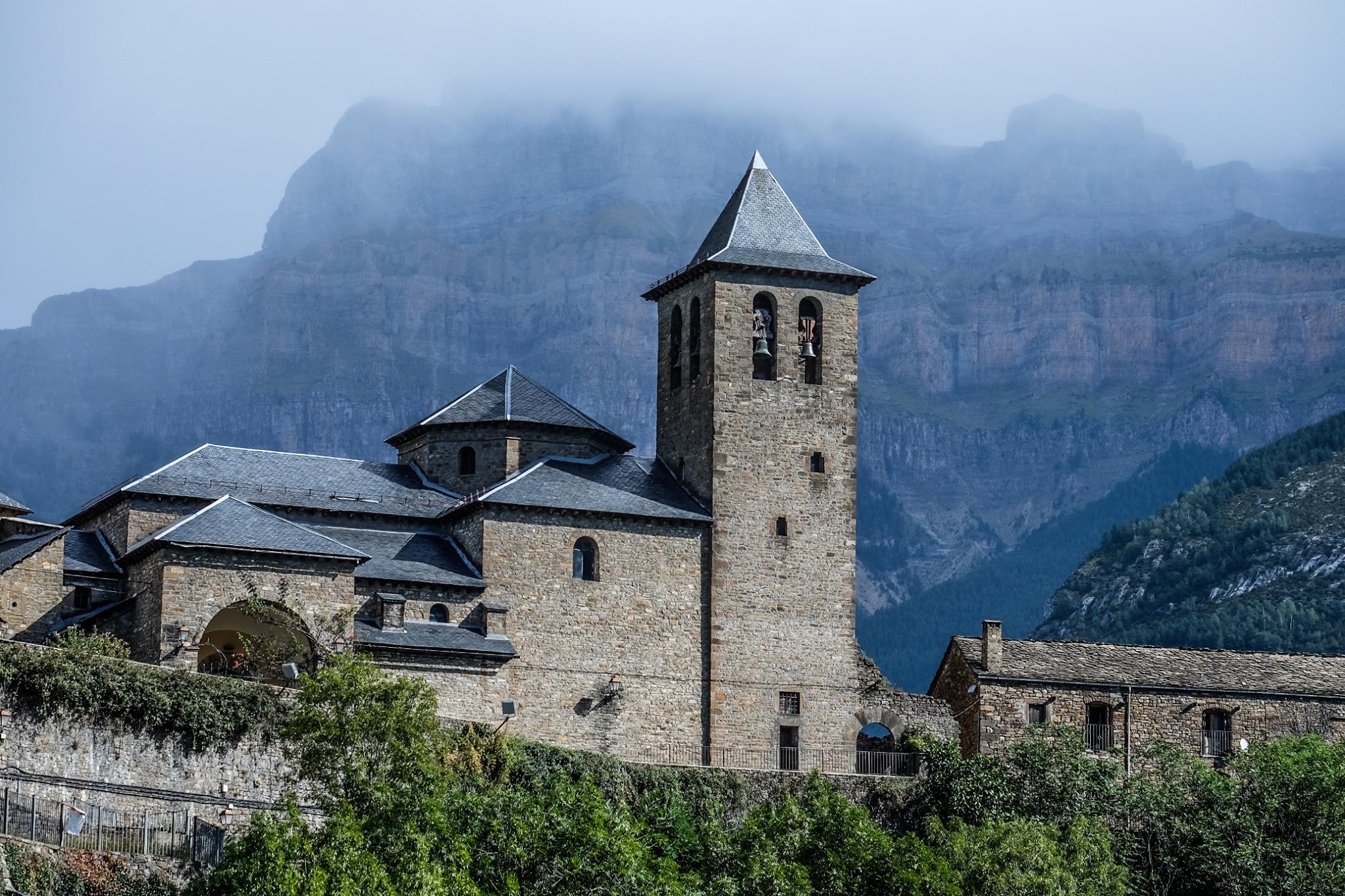 SLAJDYzPODRÓŻY: Góry Hiszpanii – od Pirenejów po kanaryjskie wulkany