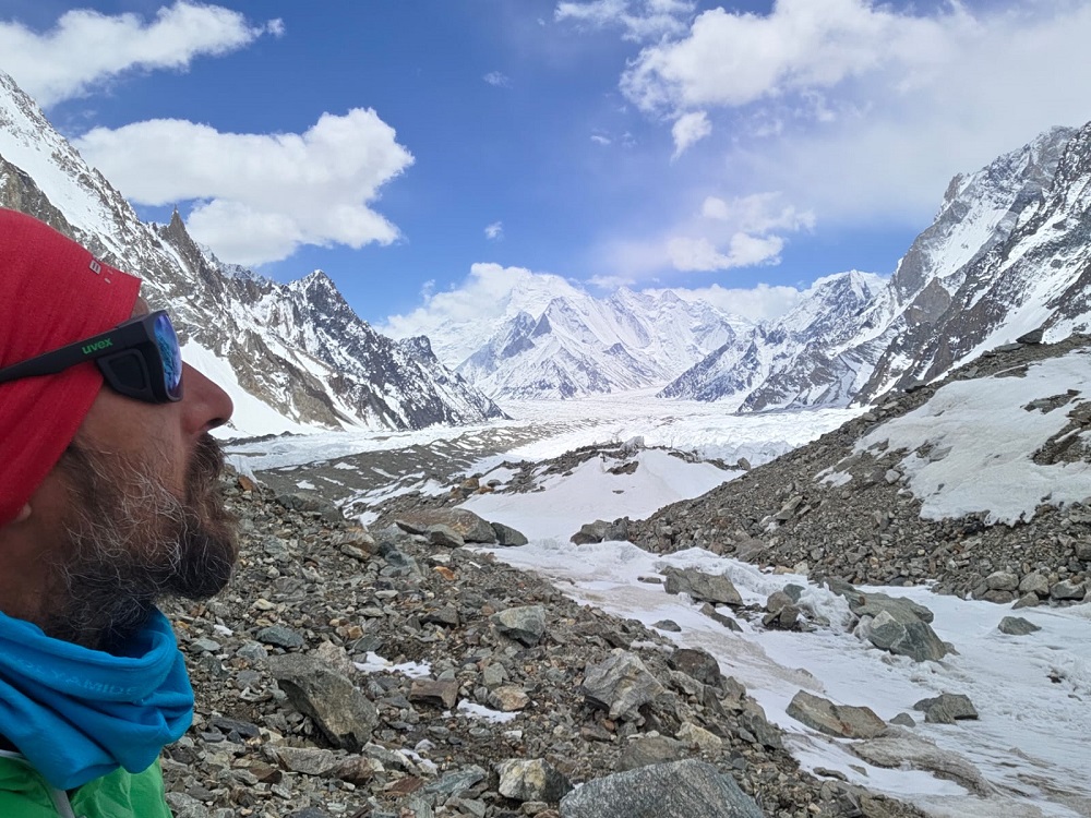 Slajdy podróżnicze: K2 B.C. Bike Expedition - Rowerem z poziomu morza Arabskiego do bazy pod K2. Paweł Małaszko