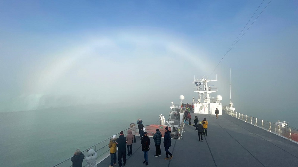 Slajdy podróżnicze: NA PÓŁNOC! Rejs przez smagane wichrem wyspy Atlantyku ze Szkocji na Svalbard. Piotr Gawlikowski