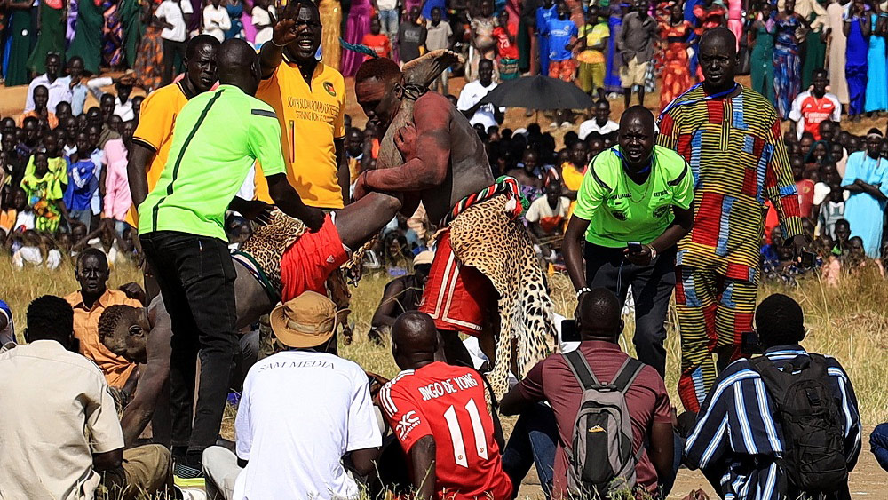 Slajdy podróżnicze: Sudan Południowy - Wśród Łowców Krów - Anna i Dariusz Piechowie