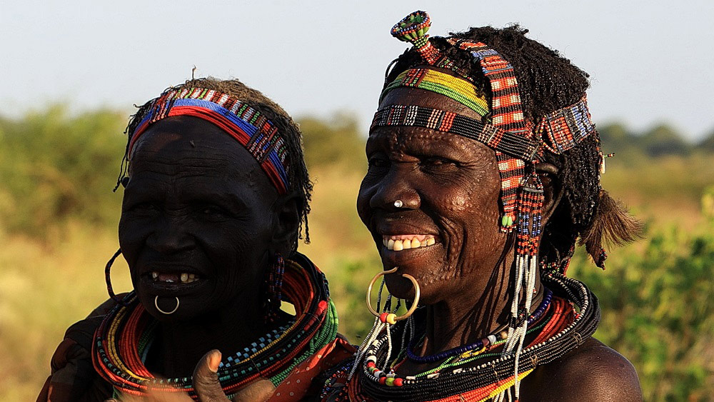 Slajdy podróżnicze: Sudan Południowy - Wśród Łowców Krów - Anna i Dariusz Piechowie