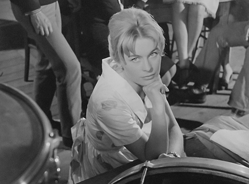 WAJDA: re- wizje: Niewinni czarodzieje