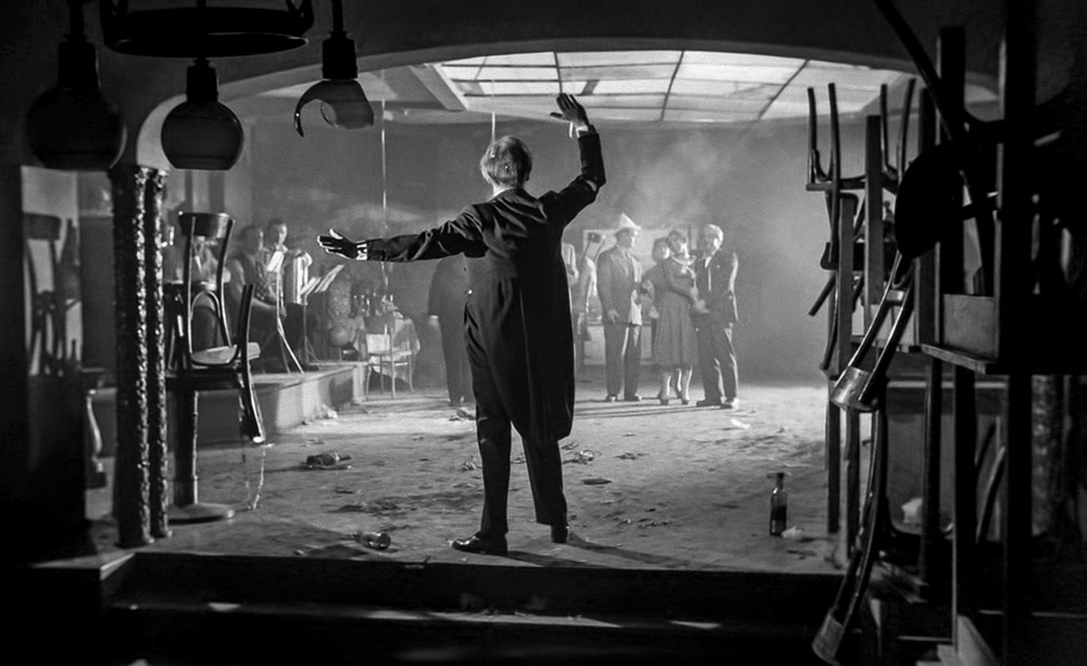 WAJDA: re- wizje: Popiół i diament