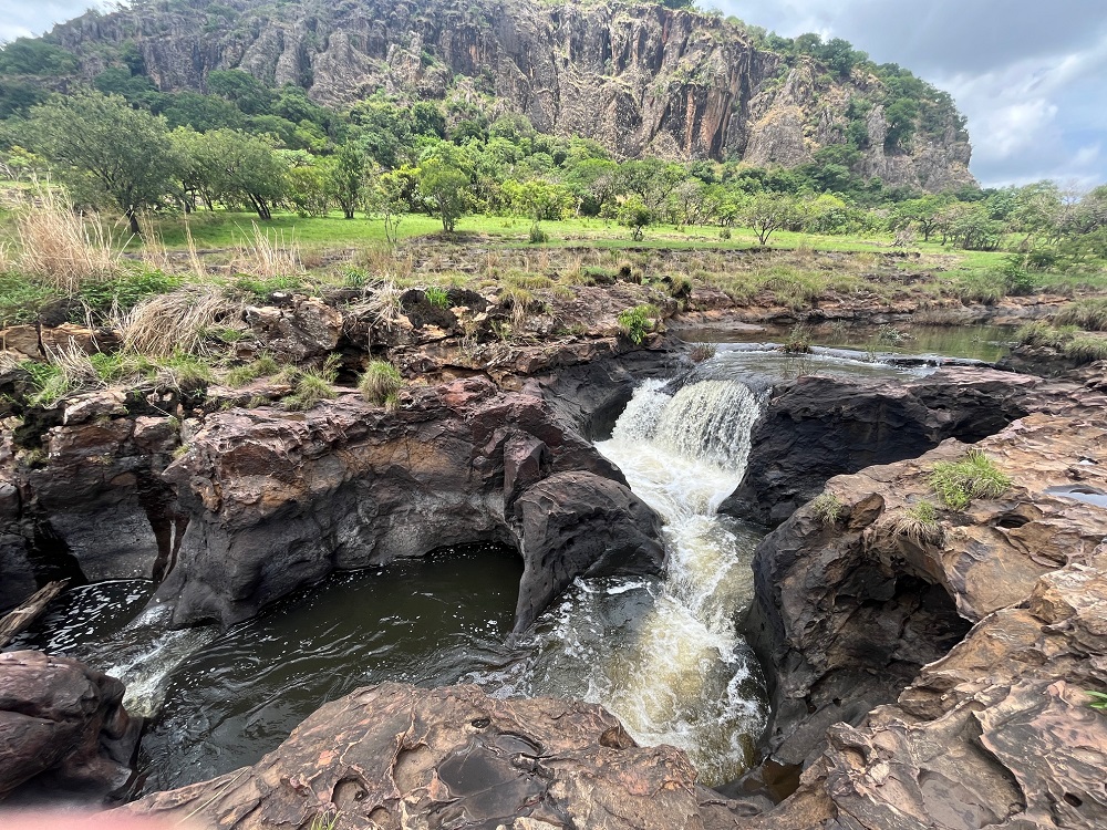 Slajdy podróżnicze: GWINEA - Tropem imperiów - Sylwia i Marek Kulczyk