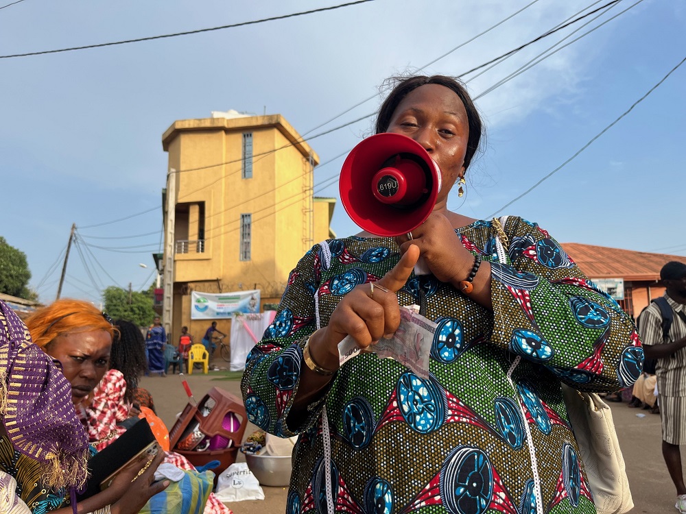 Slajdy podróżnicze: GWINEA - Tropem imperiów - Sylwia i Marek Kulczyk