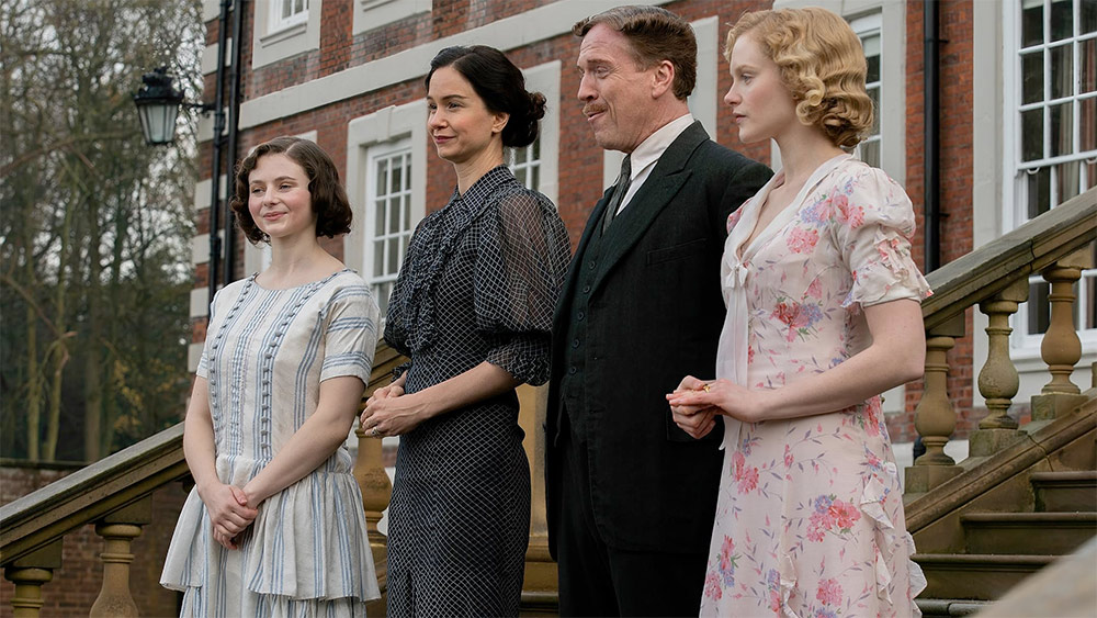 Wujowy dwór - napisy